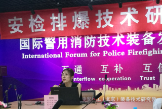 【快訊】河南國度時代警用裝備有限公司銷售總監(jiān)孫青攜特色技術(shù)裝備亮相